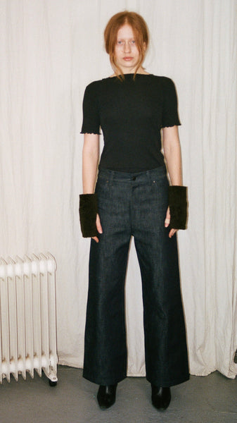 HIGH-WAIST INDIGO DENIM